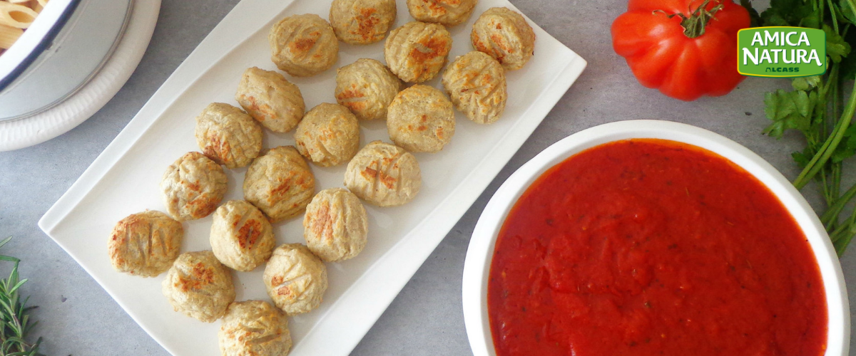 Sformato di pasta con pomodoro e polpette di pollo bio Amica Natura