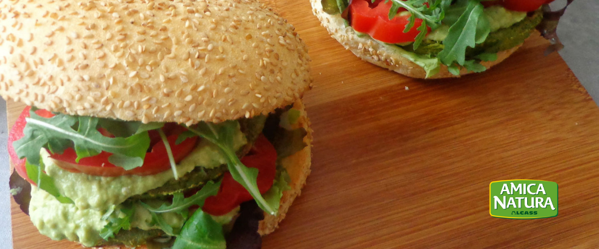 Burger Veg agli spinaci Amica Natura con salsa di avocado e basilico