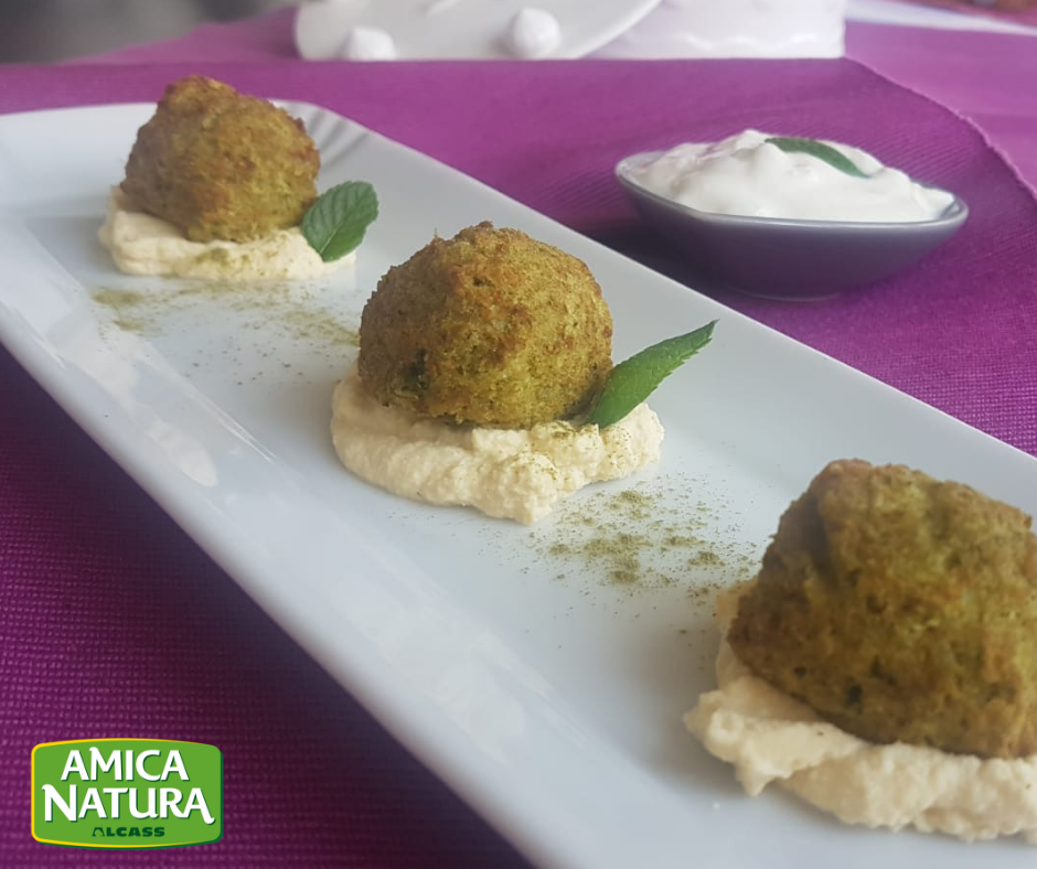 POLPETTE AI BROCCOLI E MOUSSE DI LUPINI