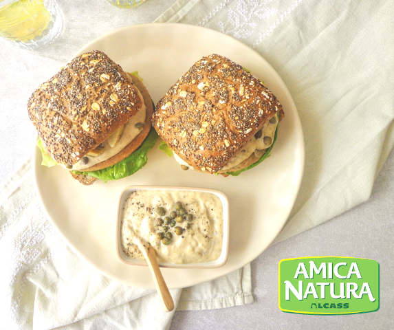 BURGER DI POLLO CON SALSA TONNATA